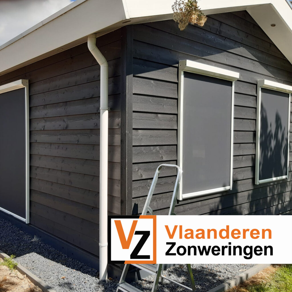 Vakantie bungalow woning met ritsscreens. op maat gemaakt door Vlaanderen Zonweringen