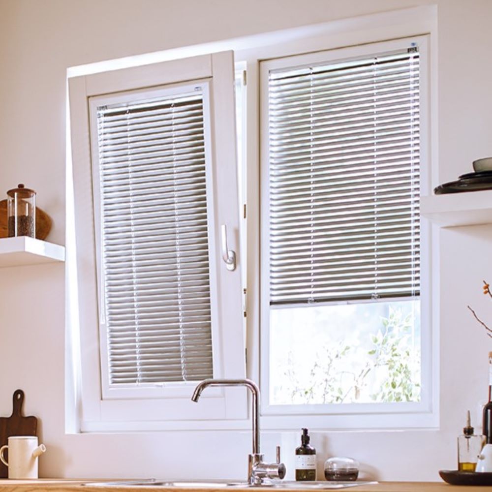 Kunststof kozijnen met plissé in frame - KeJe