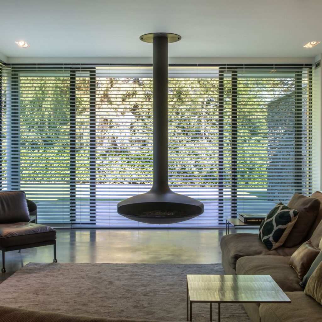 Houten jaloezieën voor een schuifpui - Zonnelux